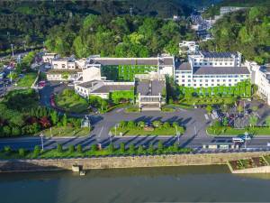 黄山之巅的奢华居停 探秘西海路/戴震路（路口）附近的五星（钻）级酒店